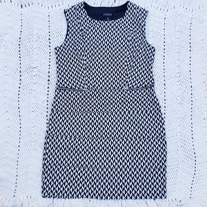 Geometric houndstooth patterned sweater dress